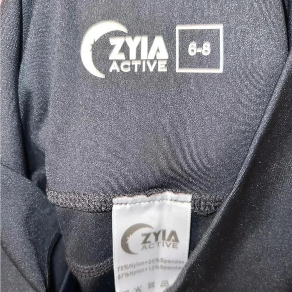 ZYIA Active Capri Leggings Leopard Pocket Hi-rise Size 6-8 - Picture 3 of 4